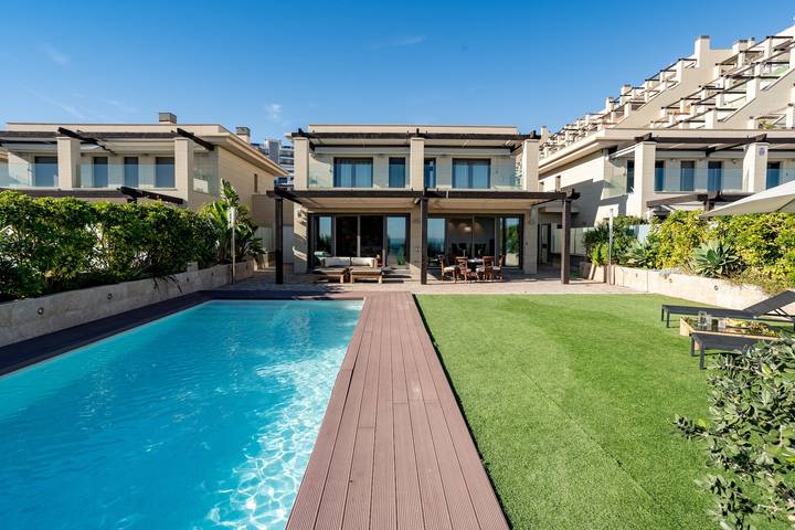 Villa pour 9 personnes, avec Balcon et Jardin