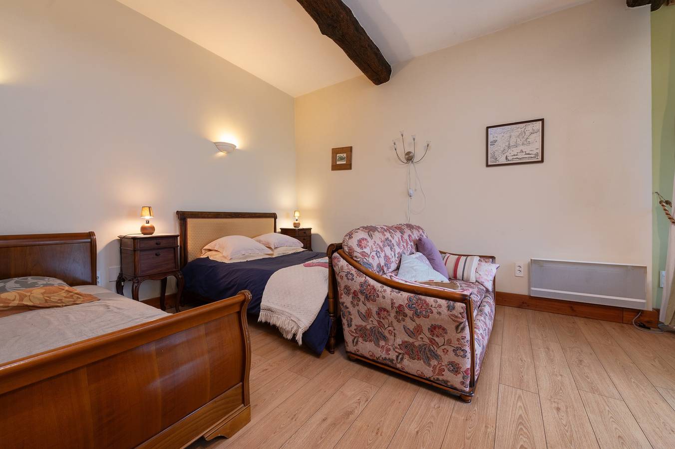 Maison de Vacances 'Le Crévy - La Calèche - 3 Pers' avec Terrasse Privée, Jardin Privé et Wi-Fi in La Chapelle-Caro, Région de Vannes