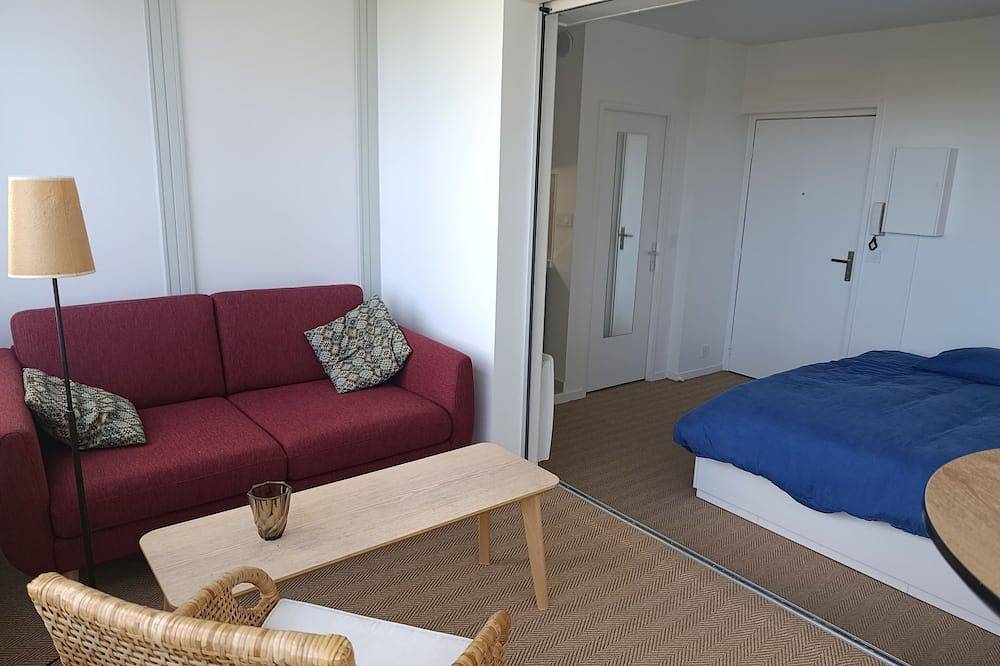 Ganze Wohnung, Studio in the greenery with view of Paris 12 mn paris Montparnasse in Meudon, Hauts-de-Seine