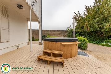 Gîte pour 14 personnes, avec jardin et terrasse dans Vanault-le-Châtel