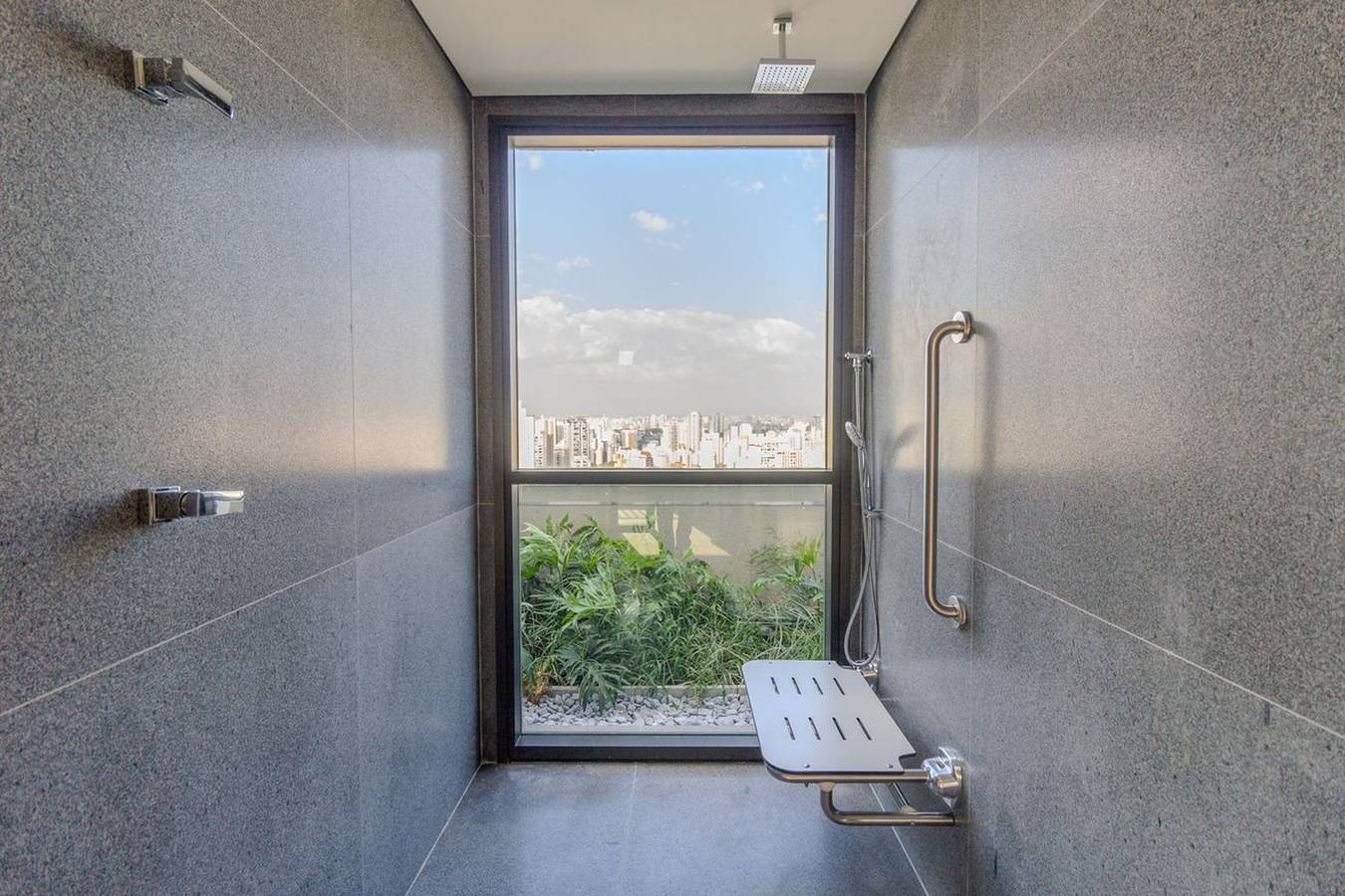 Entire studio, Studio com Varanda a 650m do metrô - Vila Mariana in Vila Mariana, São Paulo