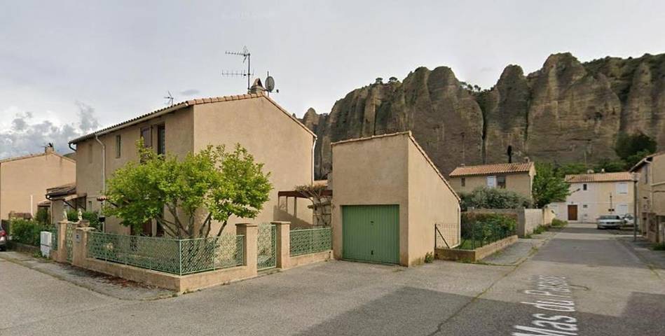 Location de vacances pour 6 personnes, avec vue ainsi que jardin et terrasse, animaux acceptés à Les Mées - 3