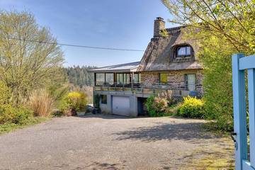 Gîte pour 9 personnes, avec jardin à Brouains