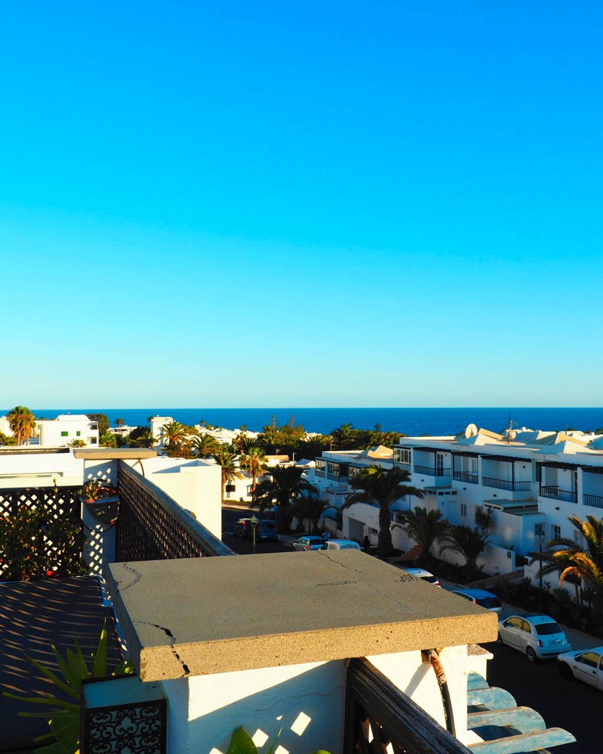 Apartamento entero, Ático con jacuzzi, vistas al mar y al volcán in Playa Bastián, Teguise