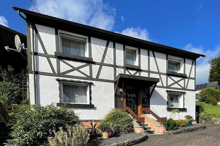 Ferienhaus für 4 Personen, mit Balkon und Garten