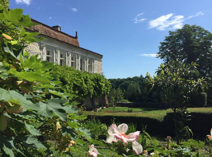 Gîte pour 10 personnes, avec terrasse ainsi que jardin et piscine à Les Lèves-et-Thoumeyragues - 2