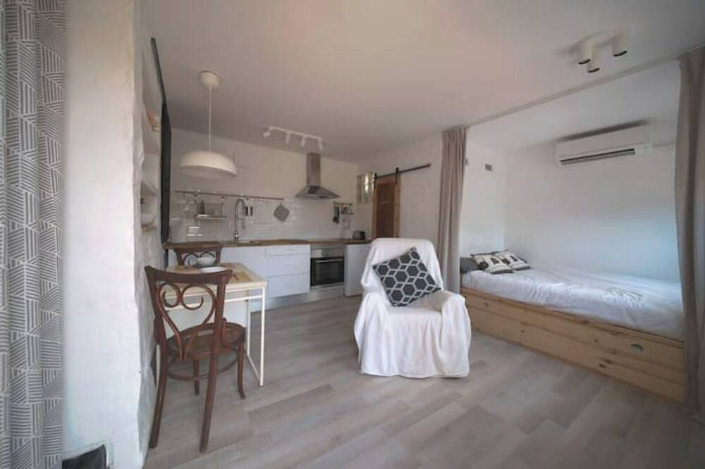 Apartamento entero, Private attic in Montan (Montanejos) in Montán, Provincia de Castellón