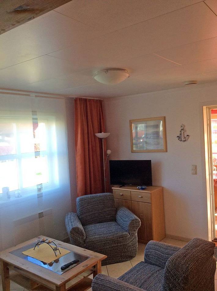 Appartement entier, Ruhige Lage mit Terrasse, ca. 6 km zur Ostsee, ca. 800 m zum Bodden in Wiek, Région de Rügen