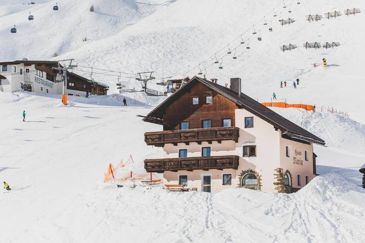 BnB für 24 Personen, mit Balkon und Ausblick, kinderfreundlich in Sölden (Österreich)