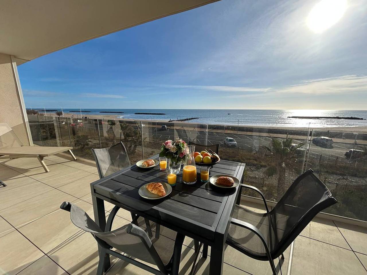 Appartement de vacances entier, Splendide T2 avec place de parking et vue mer Valras-Plage ! in Valras-Plage, Côte d'Améthyste