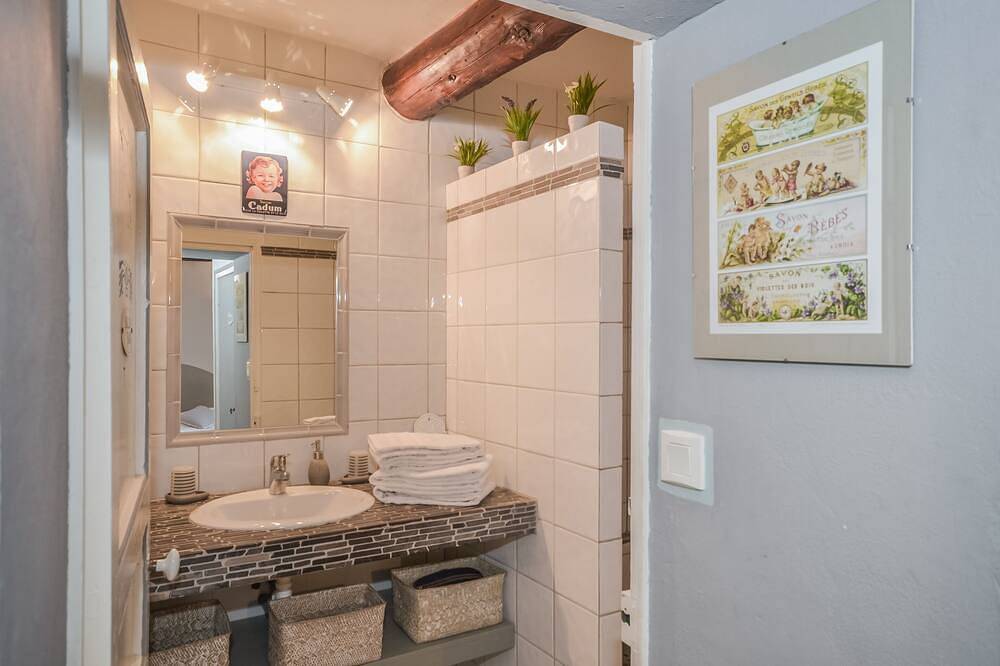 Charmante Chambre D'hôte au Coeur de la Provence, à Venasque in Venasque, Parc naturel régional du Mont-Ventoux