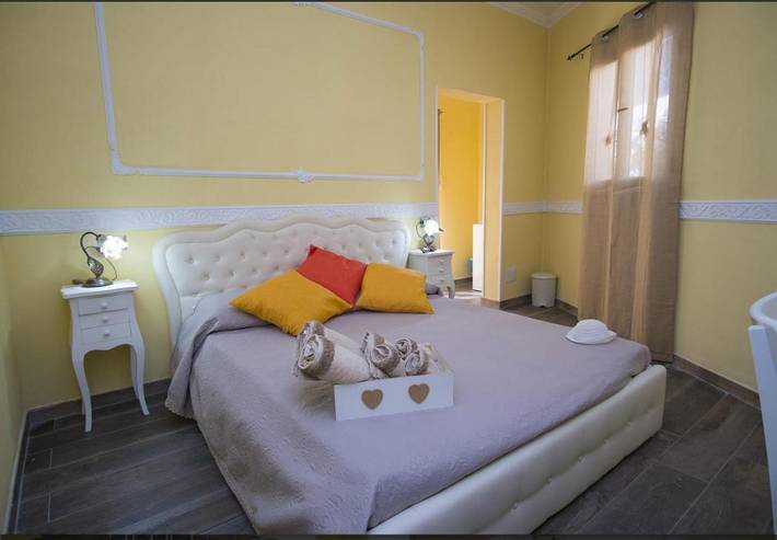 Appartamento per 5 persone, con panorama e giardino, adatto a famiglie con bambini a Marina di Camerota