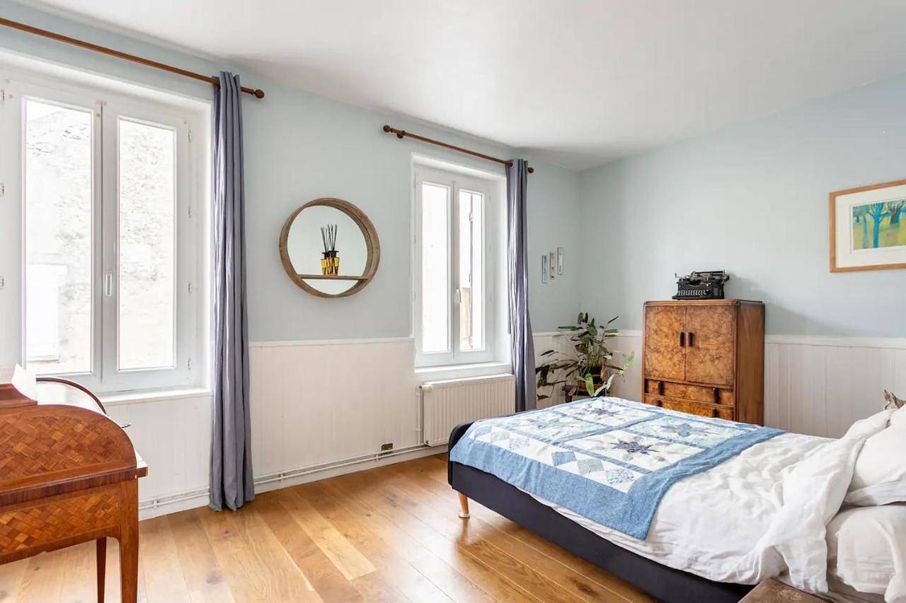 Appartement de vacances entier, Double Room with Private Bathroom in Provins, Seine-et-Marne