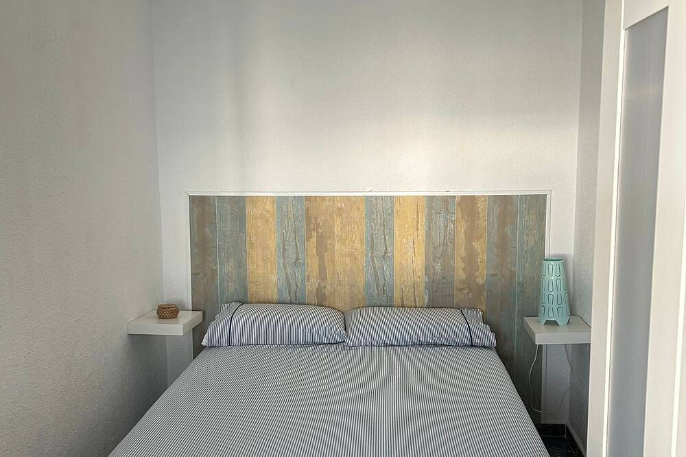 Apartamento entero, Acogedor apartamento en primera línea de playa. in Cullera, Costa de Valencia