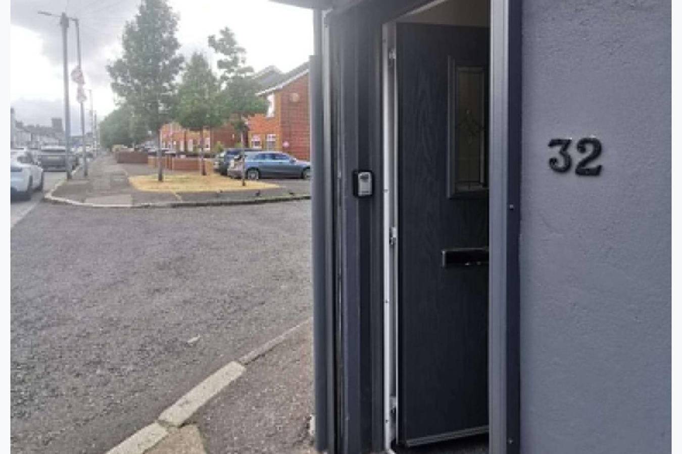 Entire studio, Studio Sleeps 2 with Parking in Belfast, County Down