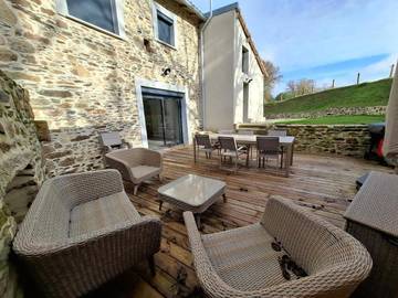 Gîte pour 10 personnes, avec vue et jardin à Saint-Victurnien