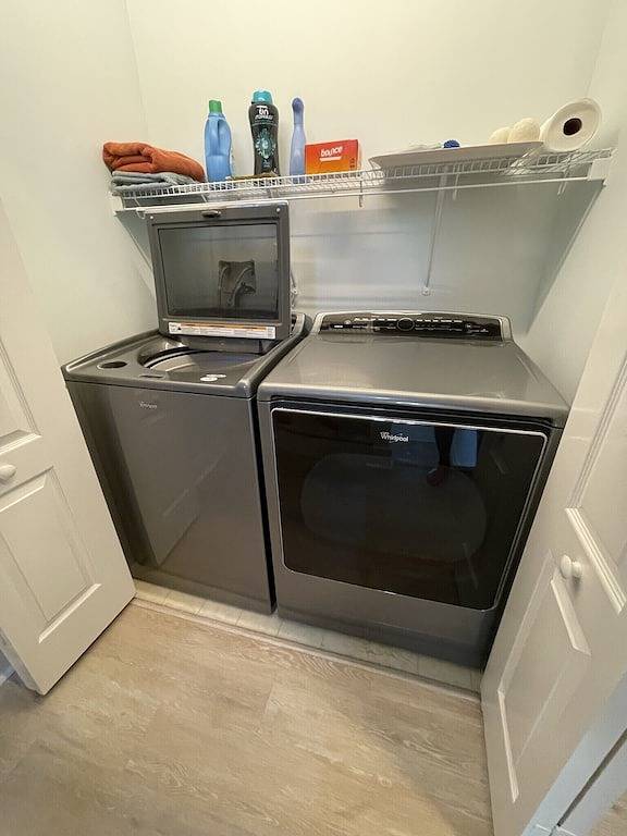 Vacation rental for 9 people, with yard and pool in Cape San Blas