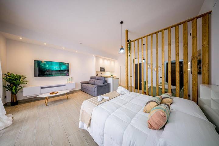 Apartahotel para 4 personas, con Balcón y Terraza en Nerja