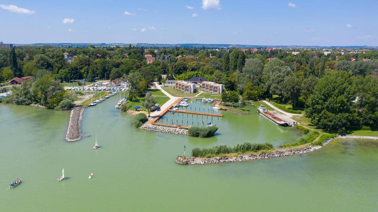 Akvárium Apartmanházak in Keszthely, Balaton Region