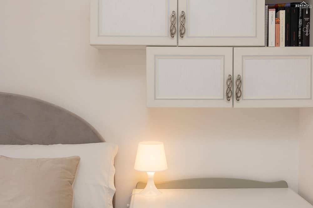 Entire apartment, Apartment in Via Genova in Ladispoli a few steps from the sea and train station in Ladispoli, Rome Province