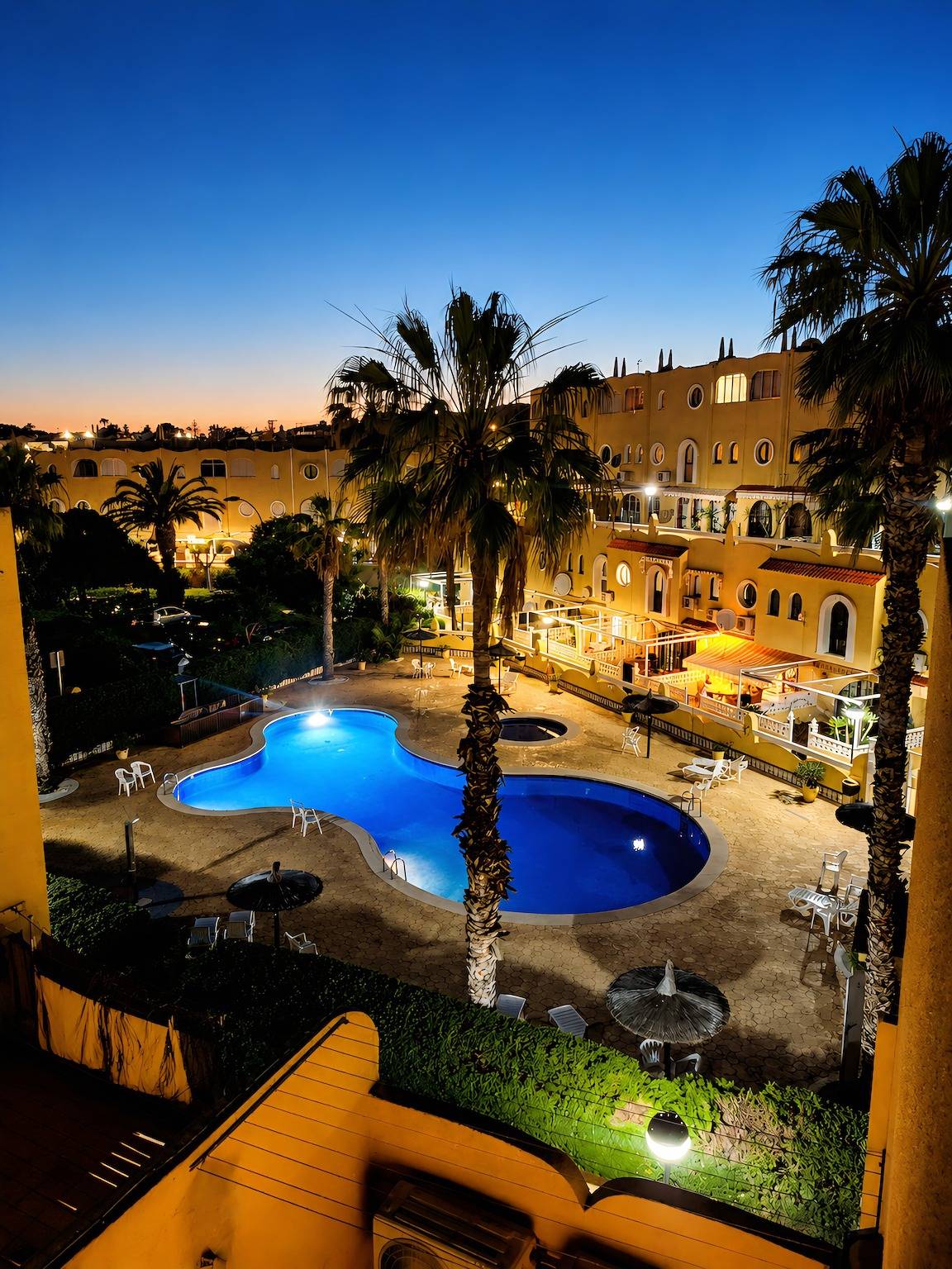 Wonderful Villa with Private Beach, Sea View, Shared Pool, Terrace & Wi-Fi in el Campello, Costa Blanca