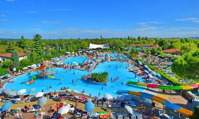Ferienpark für 6 Personen, mit Terrasse und Garten sowie Pool am Gardasee