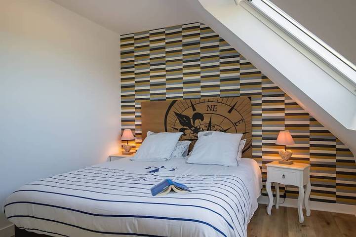 Location de vacances pour 6 personnes, avec piscine et jardin à Guimaëc - 2