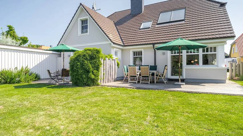 Ferienhaus für 4 Personen, mit Garten und Sauna in Wustrow