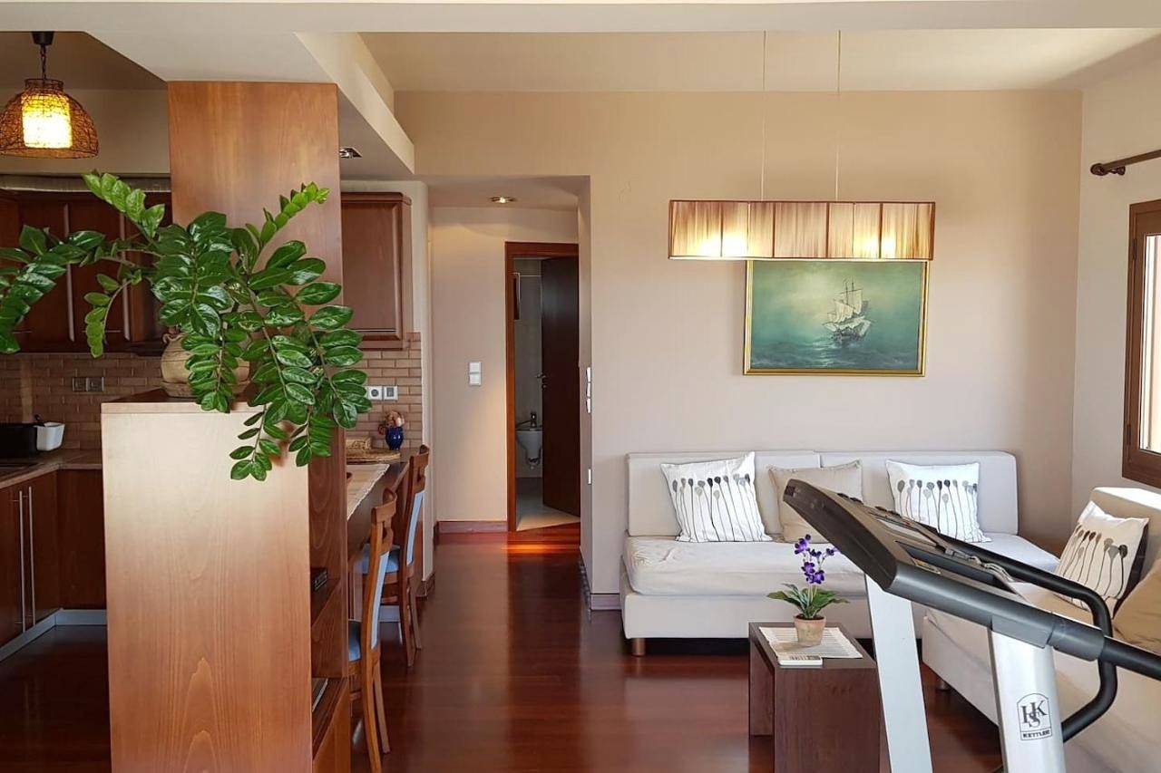 Appartement entier, Double View Apartment in Agia Marina, Région de la Canée