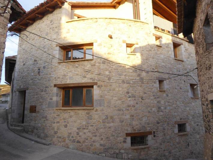 Casa rural para 4 personas, con Balcón además de Terraza y Vistas en Miravete de la Sierra