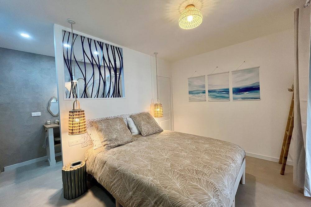 Ganze Wohnung, Douc'Evasion: Geräumiges, neues, klimatisiertes T1, Queensize-Bett, 2 Personen in Lattes, Côte d'Améthyste