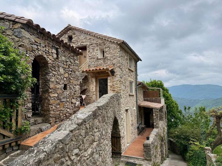 Location de vacances pour 5 personnes, avec vue et jardin, adapté aux familles à Sumène