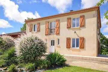 Location de vacances pour 11 personnes, avec terrasse et jardin à Bassoues