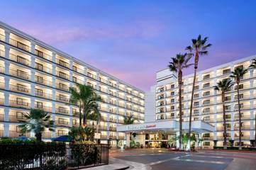 Hôtel pour 3 personnes, avec terrasse ainsi que piscine et jacuzzi à Anaheim