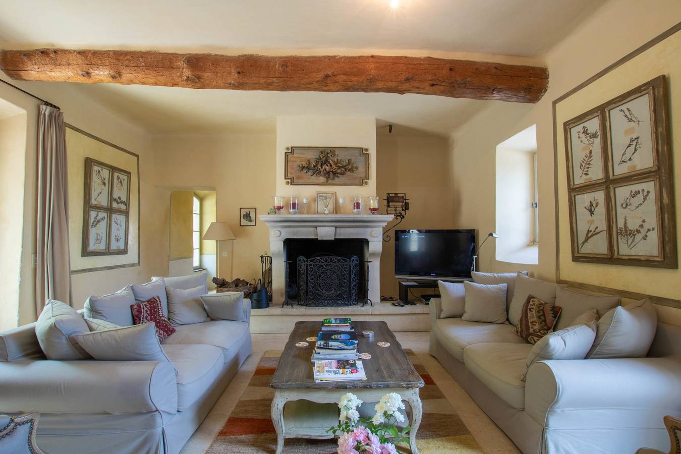 Schloss für 16 Personen mit Pool in Villedieu, Vaucluse