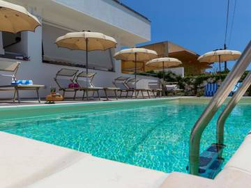 Gîte pour 4 personnes, avec piscine et terrasse, animaux acceptés à Sampieri