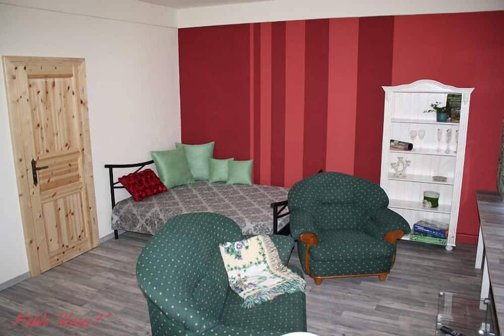 Ganze Wohnung, Gemütliche, ruhige Fewo Nähe Spreewald, zentrale Lage, Haustiere erlaubt in Neupetershain, Lausitzer Seenland