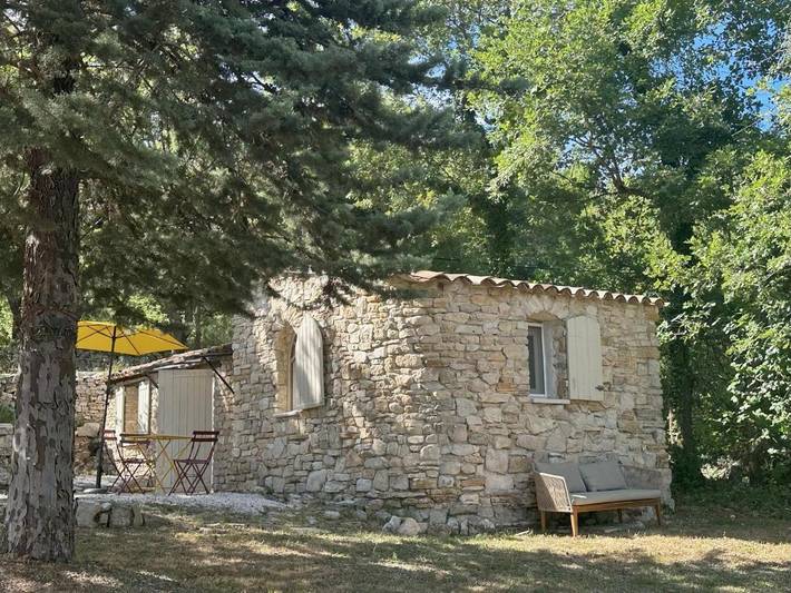 Location de vacances pour 2 personnes, avec piscine ainsi que vue et jardin à Caseneuve - 3