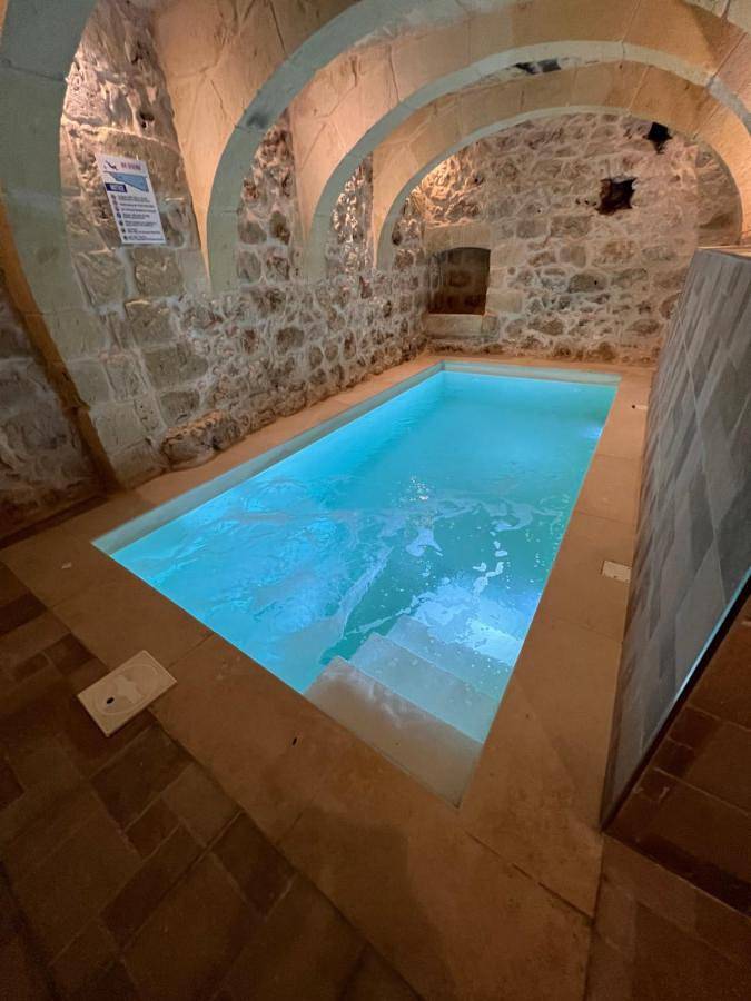 Location de vacances pour 19 personnes, avec vue ainsi que piscine et terrasse, animaux acceptés dans Sannat - 3