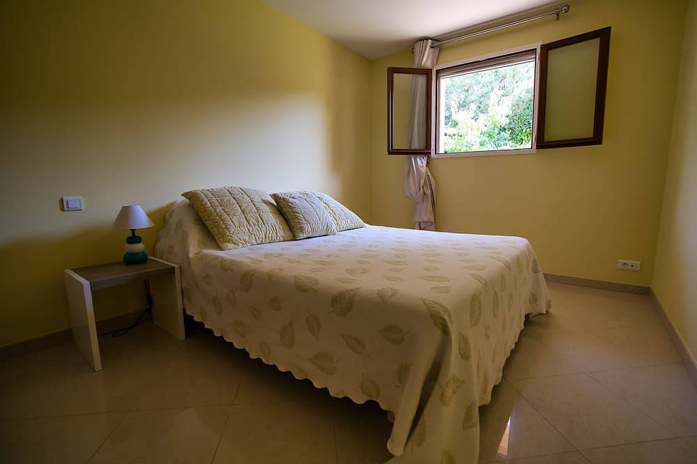 Villa con piscina piccola vista mare / 1 km dalla spiaggia in Saint-Aygulf, Frejus