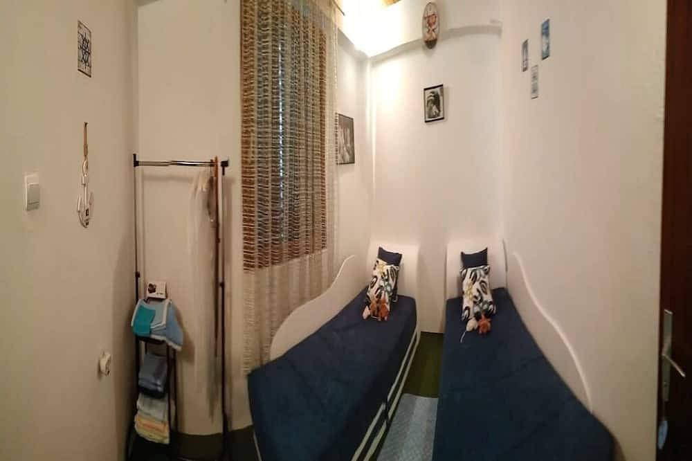 Das Cosy Apartment bietet kostenfreies Wlan, eine Klimaanlage und einen Garten. in Risan, Opština Kotor