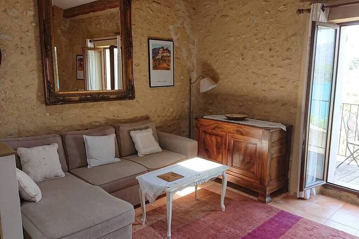 Ganze Wohnung, Dorfhaus mit atemberaubender Aussicht auf Lac Ste Croix in Sainte-Croix-du-Verdon, Verdonschlucht