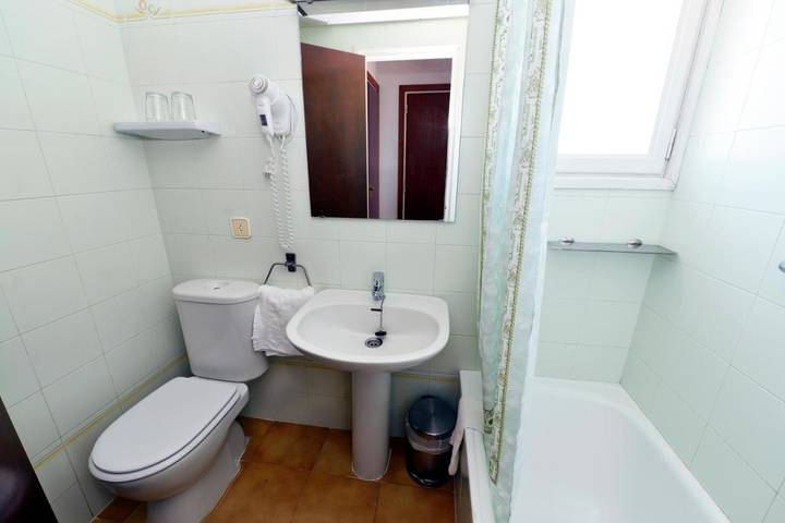 Maison d’hôte pour 2 personnes, avec jardin ainsi que piscine et terrasse, animaux acceptés à Lloret de Mar - 3