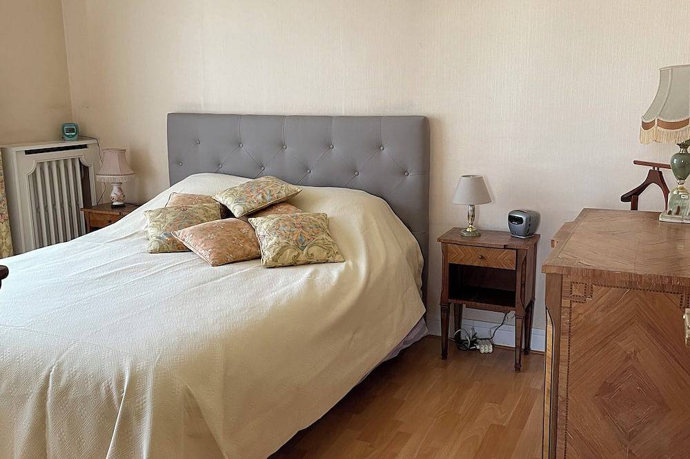 Apartamento entero, Self-contained apartment on 1st floor of a detached house in Mareil-Marly, Yvelines