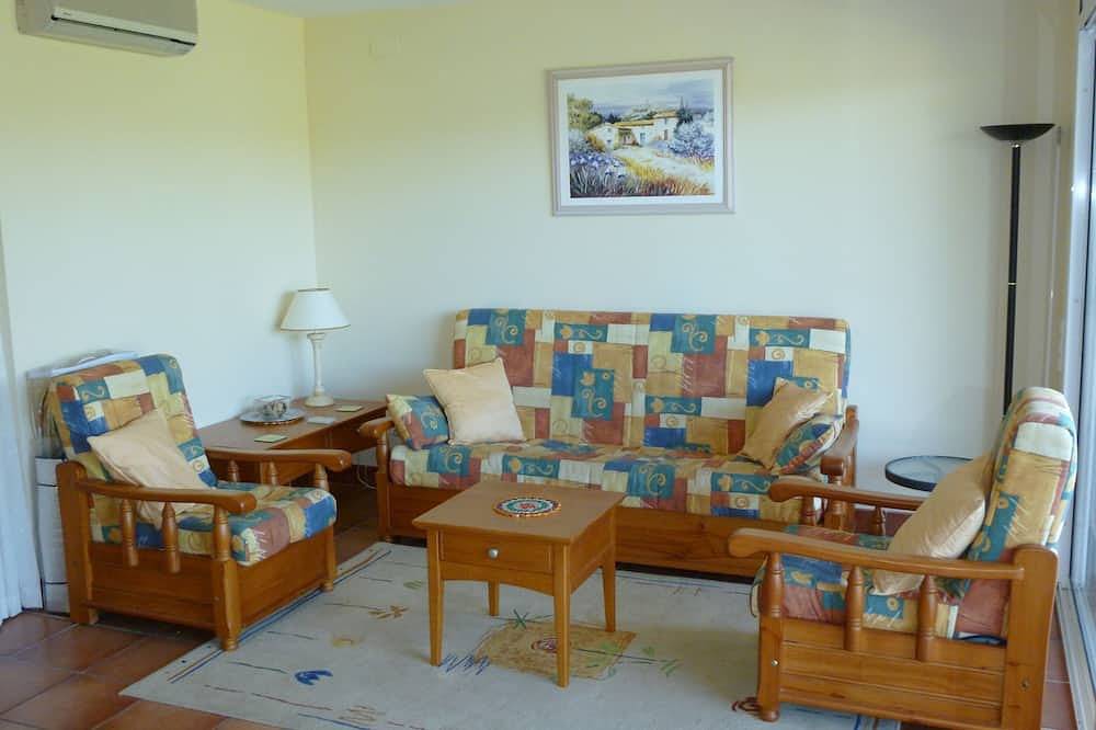 Modernes Maisonette-Haus mit Blick auf den Gemeinschaftspool und die Gärten am Golf Panoramica, in Sant Jordi, Castellón Provinz