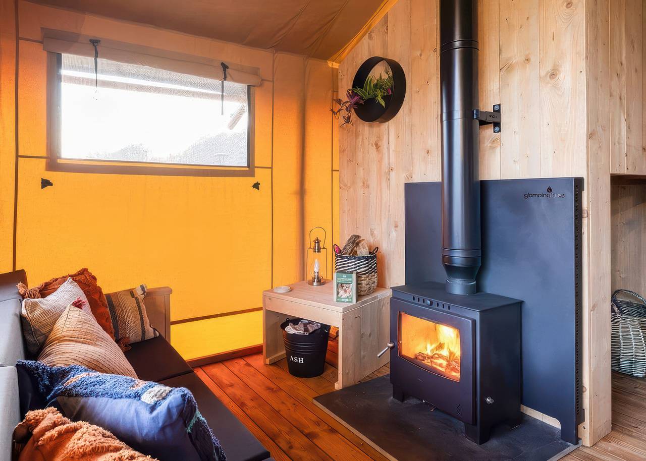 The Kingfisher Safari Tent - pets welcome in Saddleworth, Greater Manchester