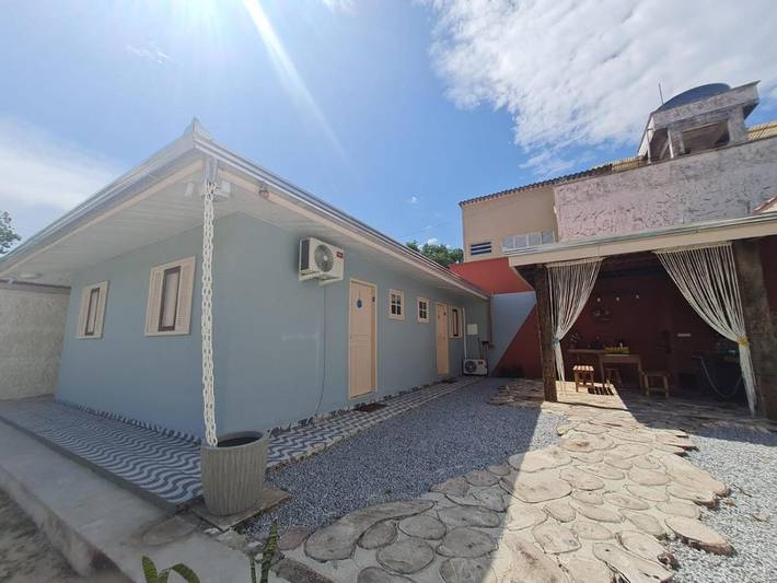 Casas e apartamentos de temporada para 2 pessoas, com jardim em Pontal do Paraná