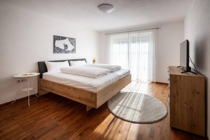 Ferienwohnung für 2 Personen, mit Balkon und Terrasse sowie Ausblick in Höfen - 3