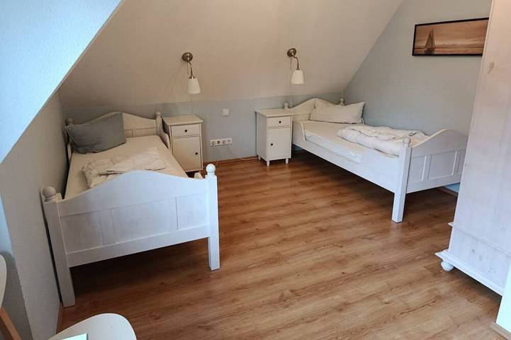Familienfreundliches Ferienhaus mit Terrasse und Garten an der Ostsee in Hauptstrand Glowe, Glowe