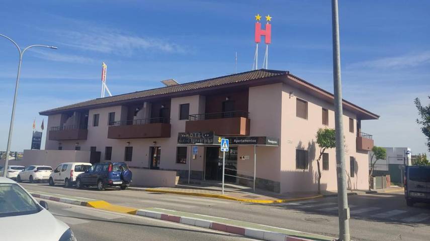Apartamento para 2 personas, con Balcón y Terraza además de Jardín y Vistas en Espartinas